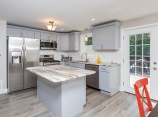 140 Meadowbrook Rd, Agawam, MA 01001