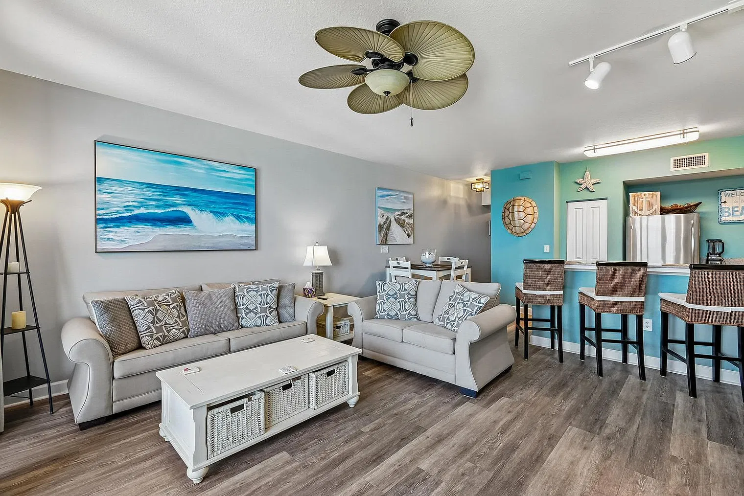 1 bed, 2.0 bath, 936 sqft, $2,960 — Photo 2
