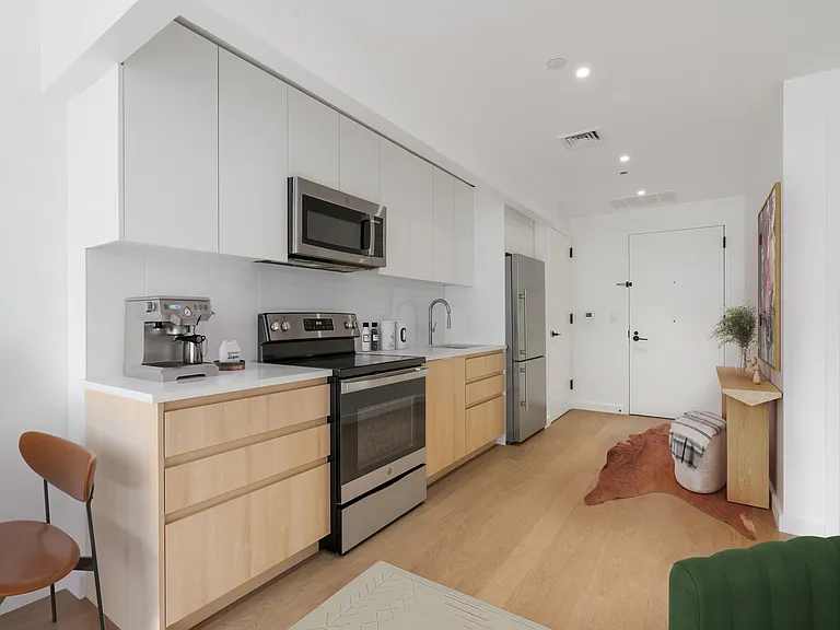 2395 Palisade Ave #504 — Photo 5