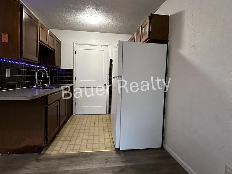 43 E Main St — Photo 5