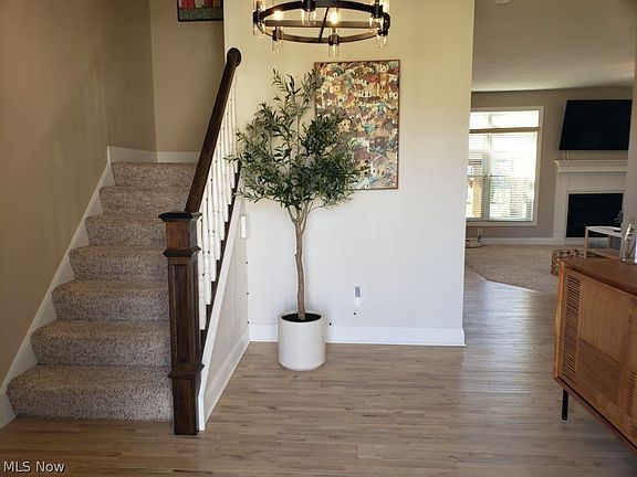 5th image of 198 Granite Dr
