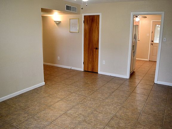 3rd image of 1205 Royalty Ave