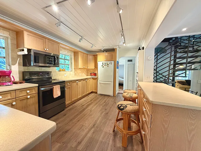 111 N Bay Harbor Dr — Photo 26