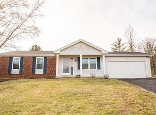 8 Fair Isle Ct, Ballwin, MO 63021