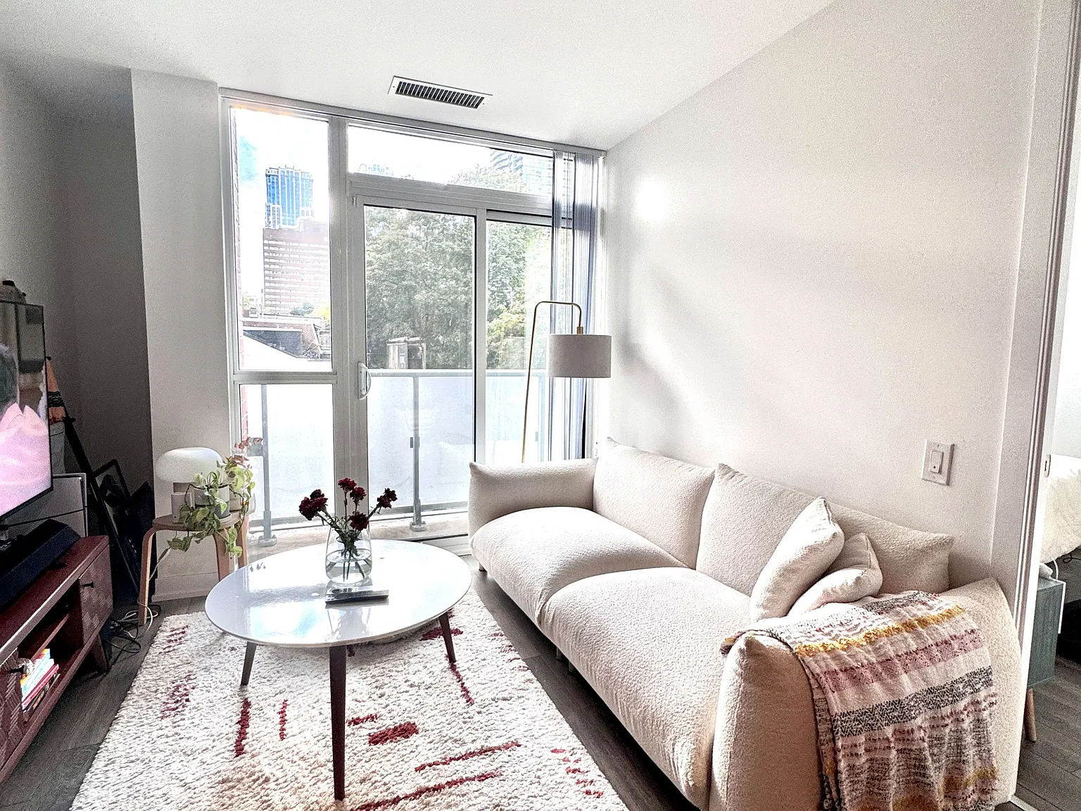 2 bed, $2,400 — Photo 2