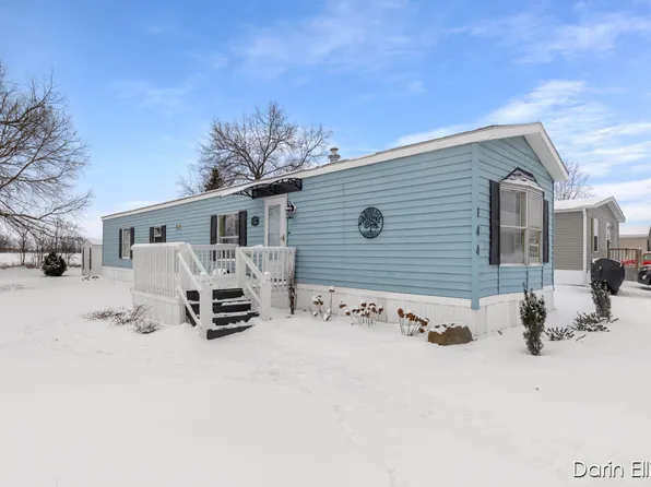 360 E Tuttle Rd #144, Ionia, MI 48846
