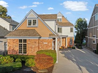 38128 Lakeshore Dr, Harrison Township, MI 48045