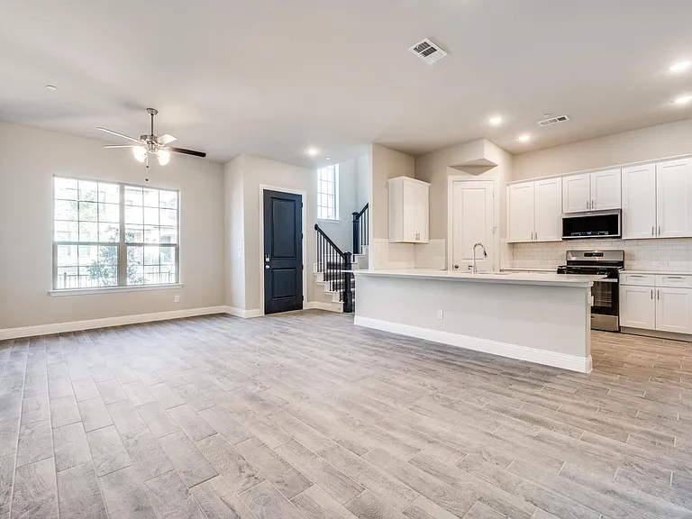 6148 Blythe Dr — Photo 6