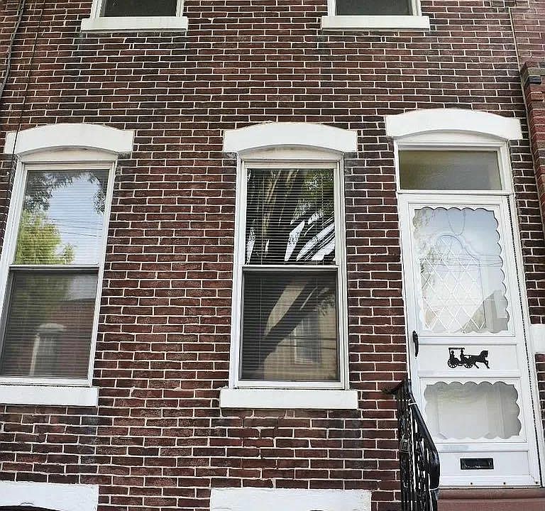 1st image of 2433 E Somerset St