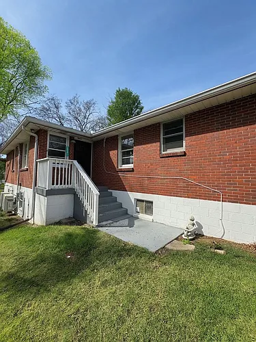 1036 Seymour Ave #B Photo 1