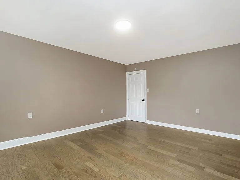 30 Main St — Photo 10