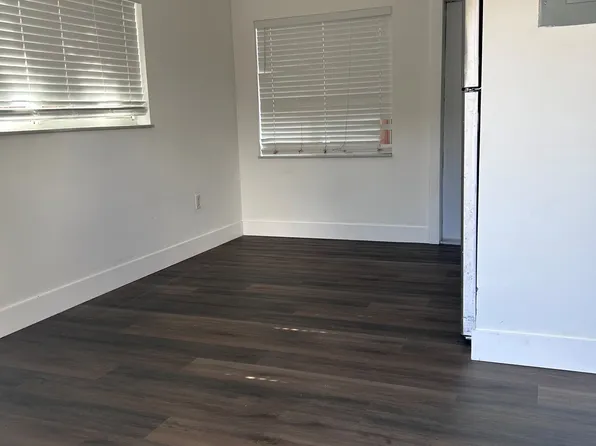 910 NW 3rd Ave #3, Hallandale Beach, FL 33009