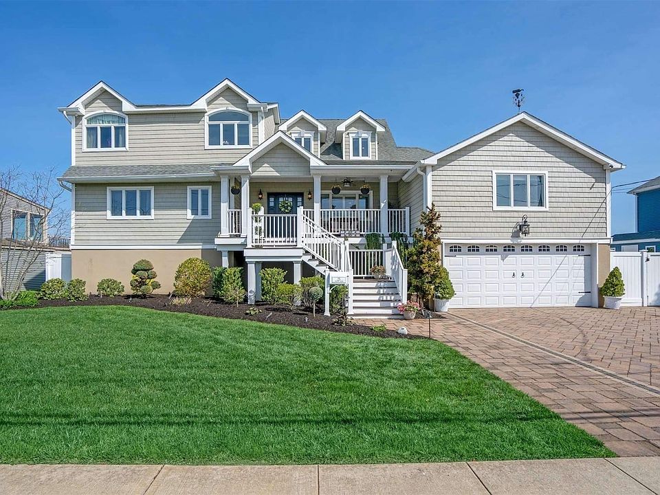 25 Beach Road Massapequa NY 11758 Zillow   1d1188e7d1f10af4e7e41a4ab8b1a63b Cc Ft 960 