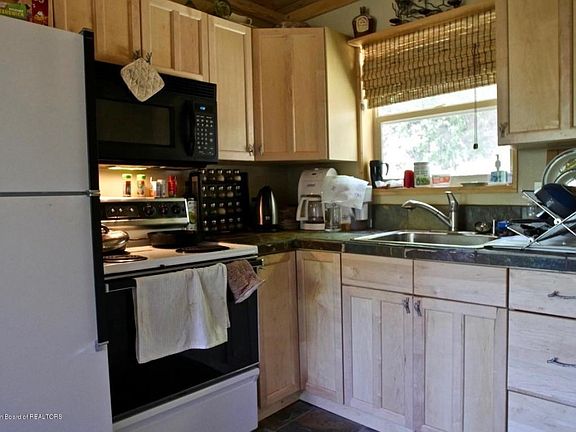 Rays Cabin - 10 2