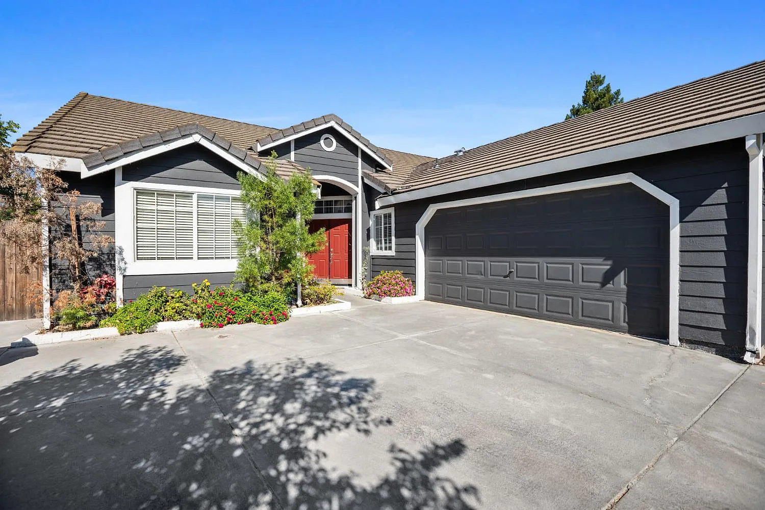 9204 Summer Pond Ct photo 1