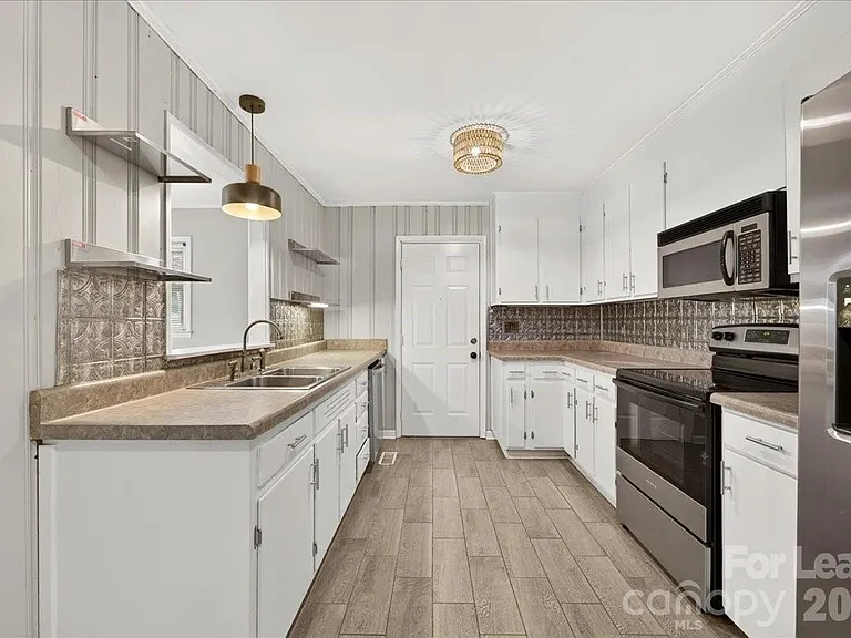 3237 Harrow Pl — Photo 5