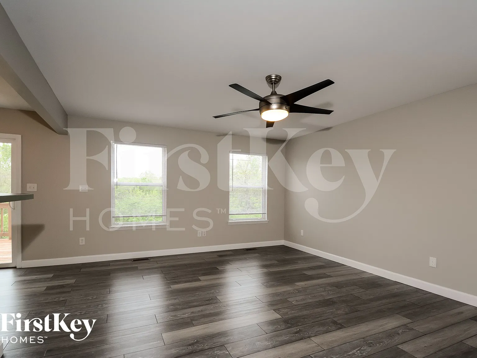 3 bed, 2.5 bath, 1381 sqft, $2,560 — Photo 3