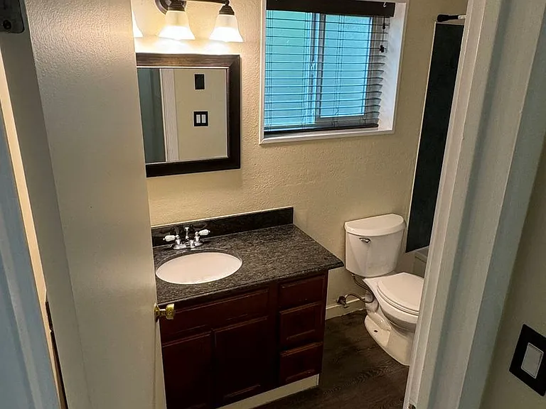 1582 Bogart Ln — Photo 10