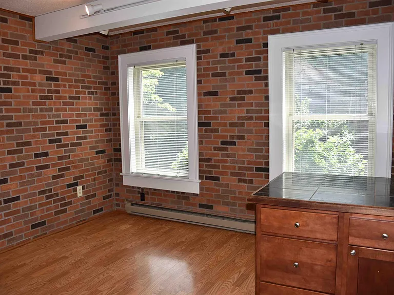 54 University Ave #4 — Photo 3