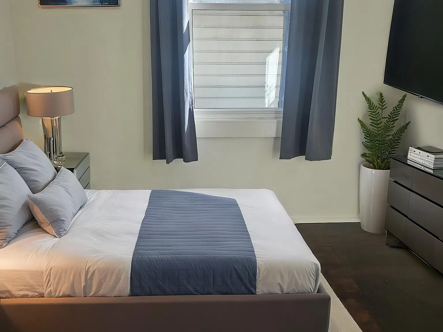 2 bed, 784 sqft, $2,888 — Photo 4