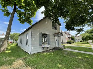 514 Elm St, Mauston, WI 53948