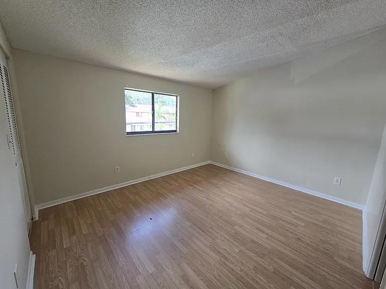 3911 Oak Limb Ct — Photo 12
