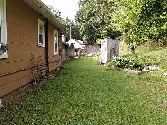 4th image of 110 S Cooley Ave