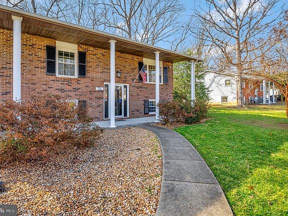 4th image of 29 Vesta Dr