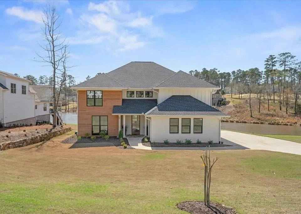 1270 Glen Eagle Dr