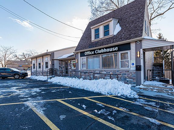 3rd image of 914 N Lake St #1A