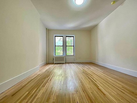 2nd image of 321 W 105th St #4B1