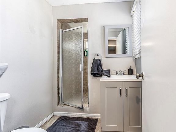 3rd image of 1326 W 98th St #1/2