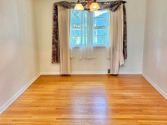 4th image of 1507 Parkview Dr