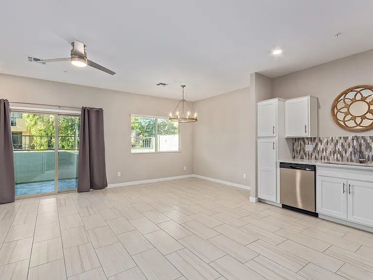 2134 W Harmont Dr — Photo 23
