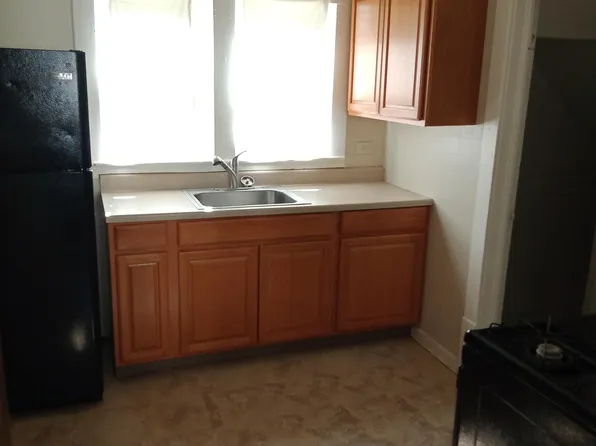 775 Wall St, Akron, OH 44310