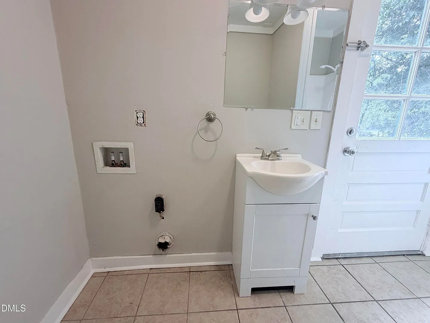 135 N West St — Photo 3