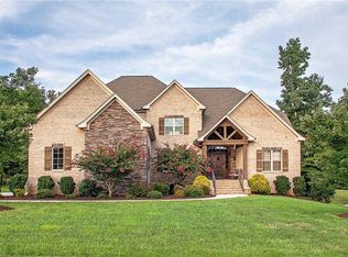 8166 Rob Roy Dr, Summerfield, NC 27358