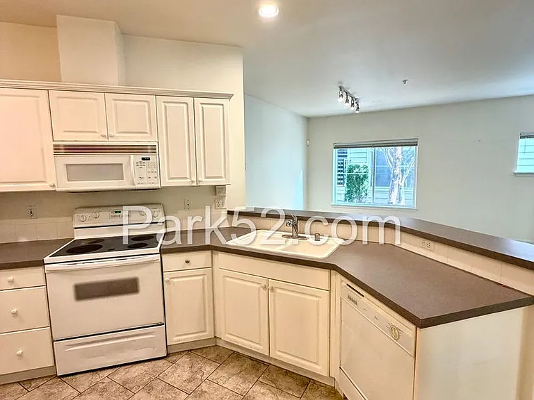 2178 Palisade Blvd — Photo 7