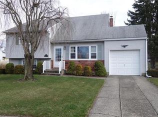 3056 Shakespeare Rd, Bethlehem, PA 18017