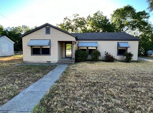 1812 Mill St, Gainesville, TX 76240
