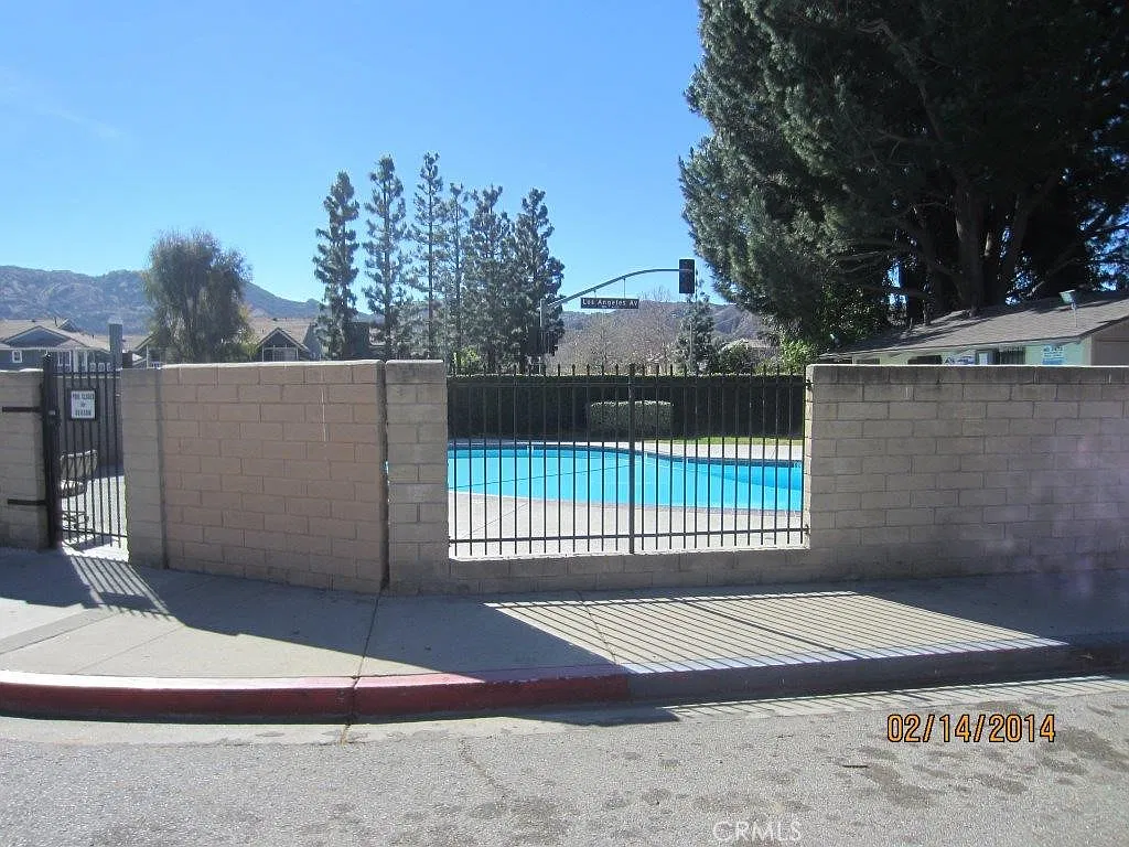 2 bed, 834 sqft, $2,395 — Photo 2