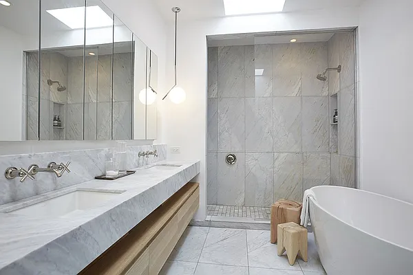 Sold by Canvas Real Estate | media 11
