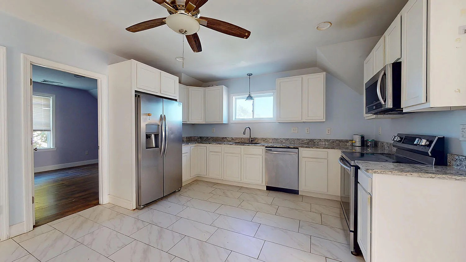 3 bed, $2,200 — Photo 4