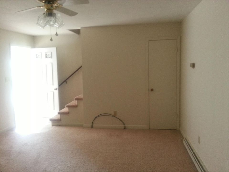 1st image of 566 Worthington Dr APT 14