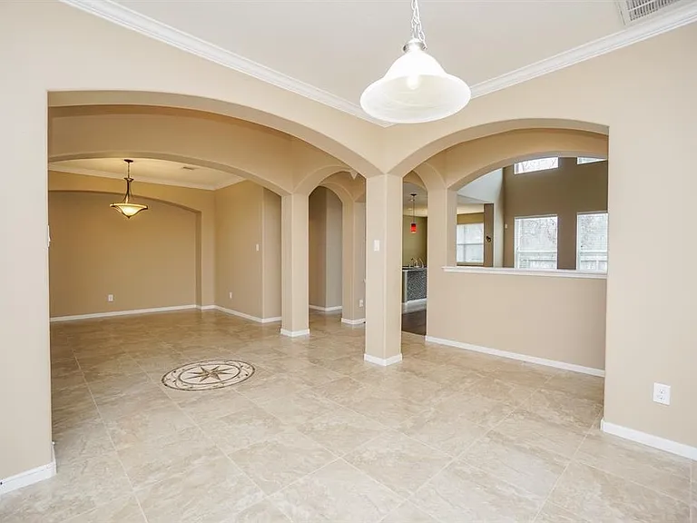 3211 London Ln — Photo 6