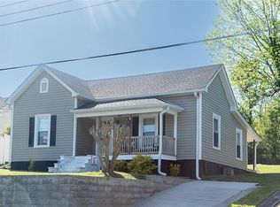 304 Broad St, Mount Airy, NC 27030
