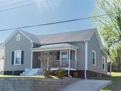 304 Broad St, Mount Airy, NC, 27030