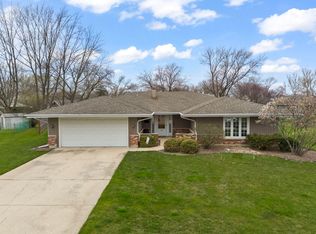 23W062 Blenheim Ct, Glen Ellyn, IL 60137