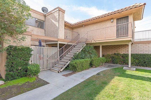 1st image of 2489 W Acacia Ave