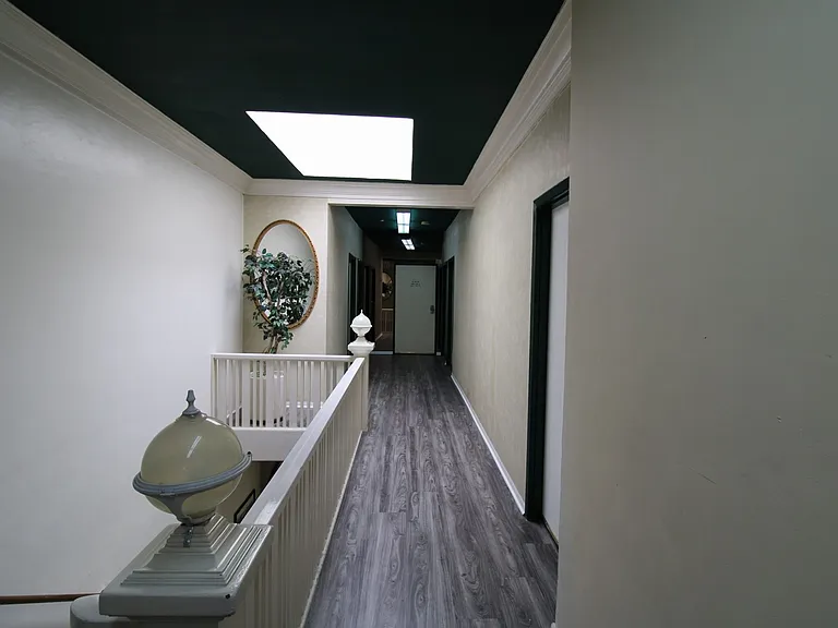 Essex Manor — Photo 7